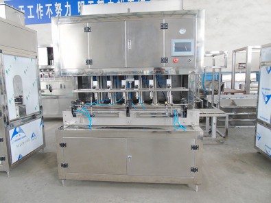 全自動(dòng)柱塞式灌裝機(jī)